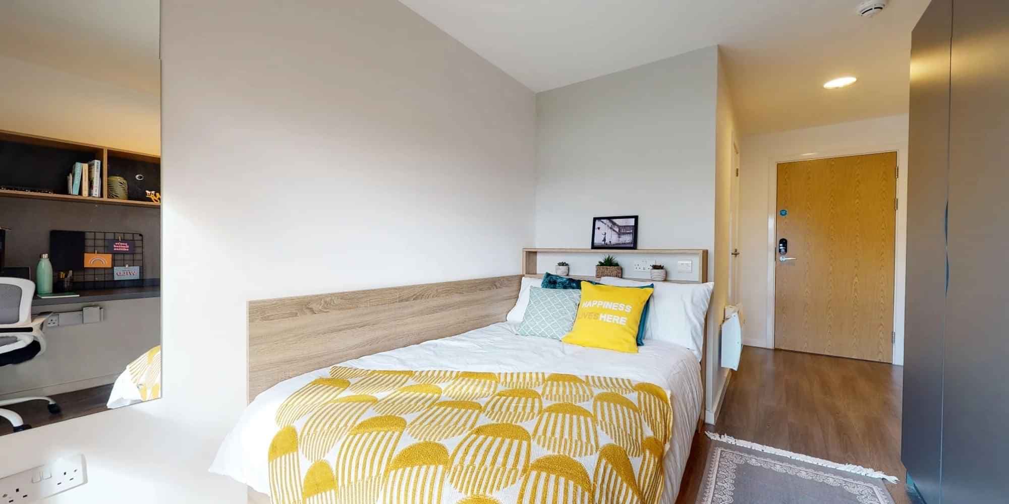 Gold Ensuite Lower - Image 5