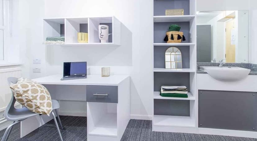 Gold Room - Image 3