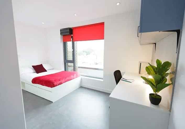 Silver Studio - Image 9