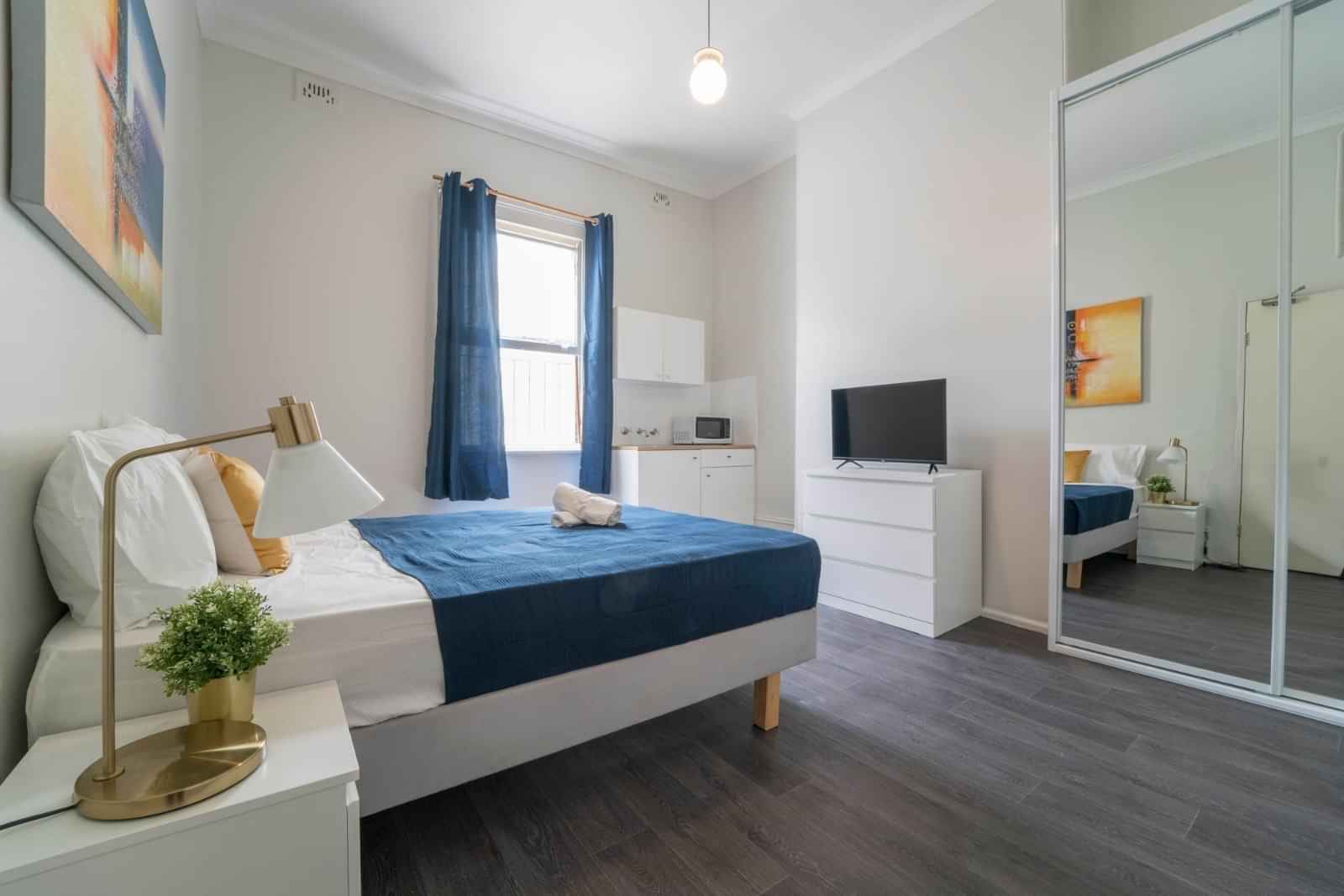 Room in a 11 Bedroom Apartment, 70 Flinders, Darlinghurst, Sydney - 1